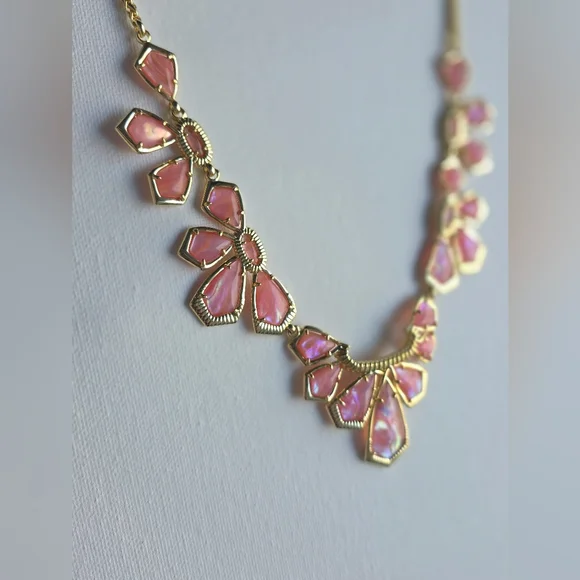 NEW Kendra Scott Layne Gold Statement Necklace Pink Iridescent Abalone - Picture 5 of 10